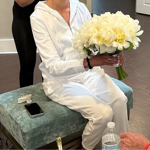 H&M white zip up and jogger set - Picture 4 of 5